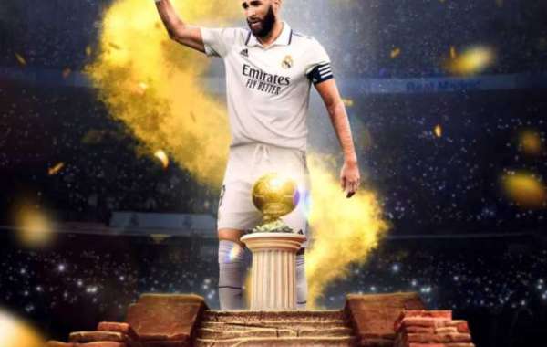 Real Madrids Stürmer Benzema gewinnt den Ballon d'Or 2022