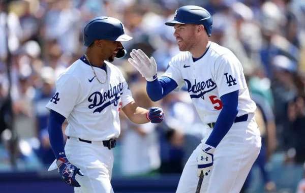 Padres defeat Dodgers with walk-off stroll in 10th, lower magic number to 4