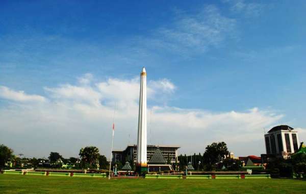 Historical Sites in Surabaya: Benefits of Renting a Car to Visit Historical Landmarks